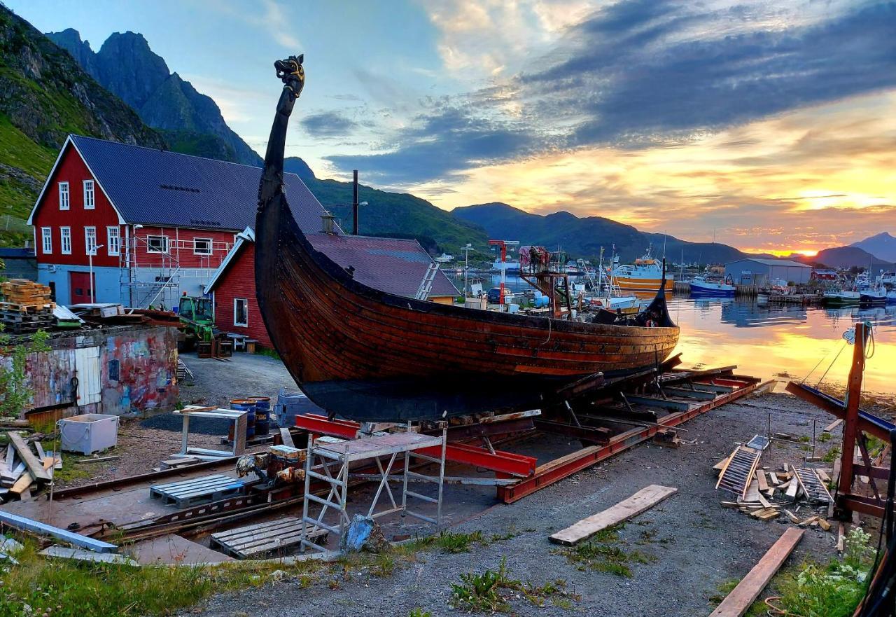 Villa Solrik Beliggenhet I Lofotens Storste Fiskevaer Ballstad Exterior foto