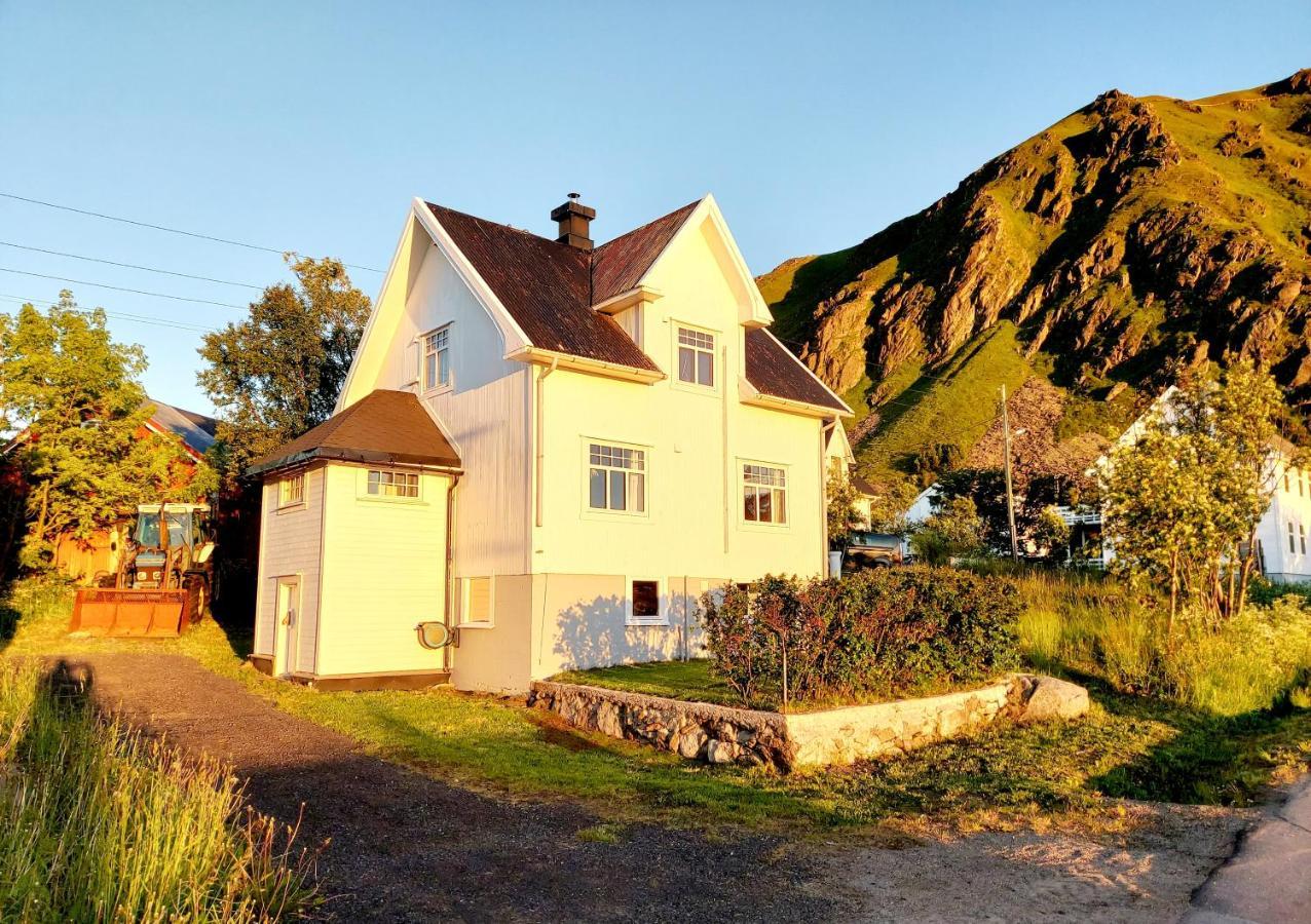Villa Solrik Beliggenhet I Lofotens Storste Fiskevaer Ballstad Exterior foto