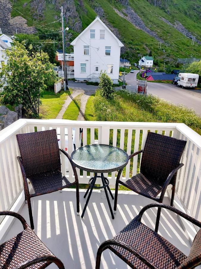 Villa Solrik Beliggenhet I Lofotens Storste Fiskevaer Ballstad Exterior foto